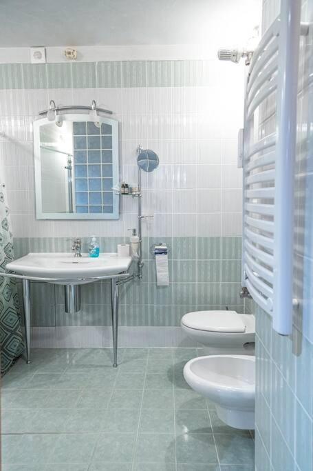 סופיה Very Spacious & Modern 3Bed Near Airport & Centre מראה חיצוני תמונה