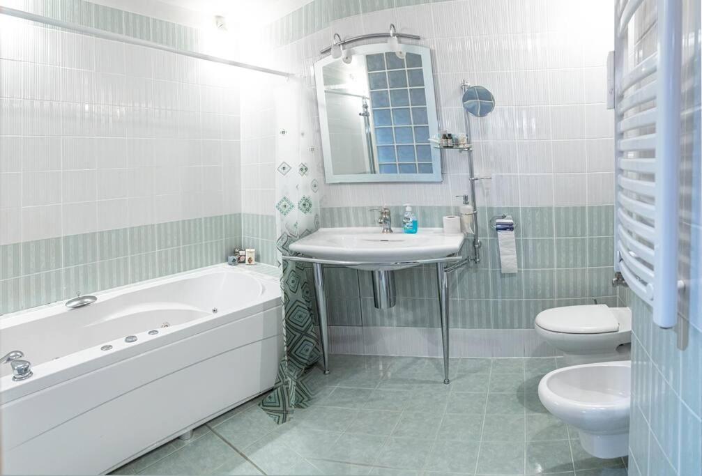 סופיה Very Spacious & Modern 3Bed Near Airport & Centre מראה חיצוני תמונה