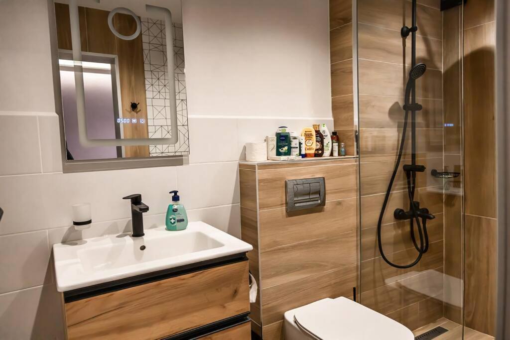 סופיה Very Spacious & Modern 3Bed Near Airport & Centre מראה חיצוני תמונה
